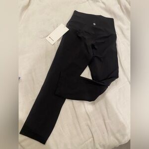 Align HR Crop 21"